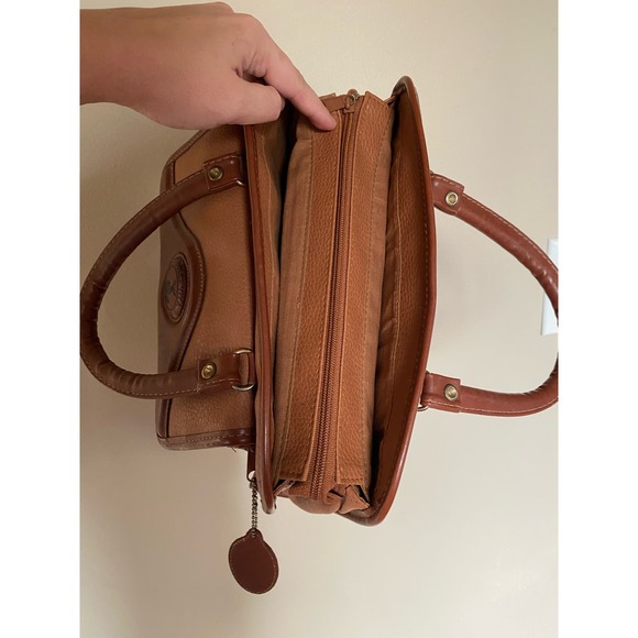 Vtg Dolce Vita all weather gear two tone brown leather purse - Picture 4 of 7